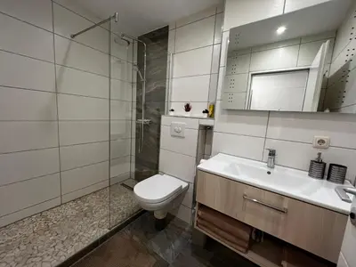 Ein Badezimmer in der Unterkunft Modern Apartment