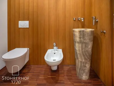 Ein Badezimmer in der Unterkunft 5 Sterne Ferienhaus Gut Stohrerhof am Ammersee in Bayern bis 11 Personen