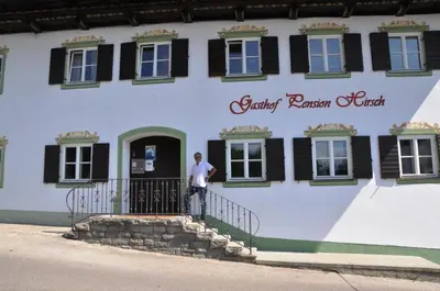 Das Gebäude in dem sich das Gasthaus befindet