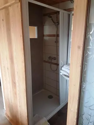 Ein Badezimmer in der Unterkunft Pension Hirsch