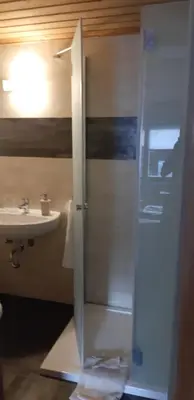 Ein Badezimmer in der Unterkunft Pension Hirsch