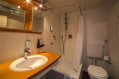 Ein Badezimmer in der Unterkunft Hotel Brandl