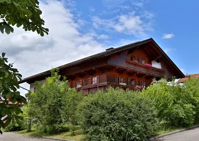 Das Gebäude in dem sich die Ferienwohnung befindet
