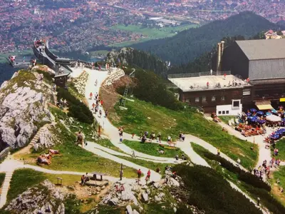 Ein allgemeiner Bergblick oder ein Berglick von der Ferienwohnung aus