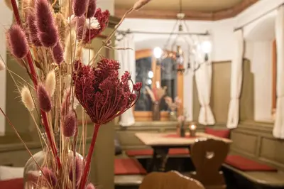 Ein Sitzbereich in der Unterkunft Terofal Hotel Schliersee - Komplett neu renoviert