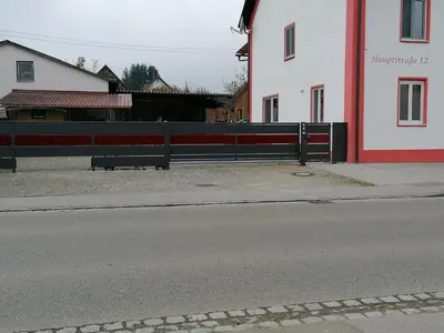 Das Gebäude in dem sich die Ferienwohnung befindet