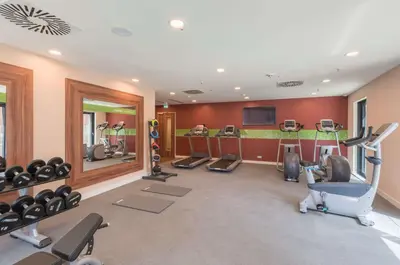 Das Fitnesscenter und/oder die Fitnesseinrichtungen in der Unterkunft Hampton By Hilton Munich City West