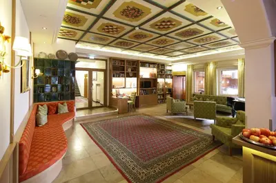 Ein Sitzbereich in der Unterkunft Bayerischer Hof