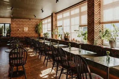 Ein Restaurant oder anderes Speiselokal in der Unterkunft Hotel Bussi Baby