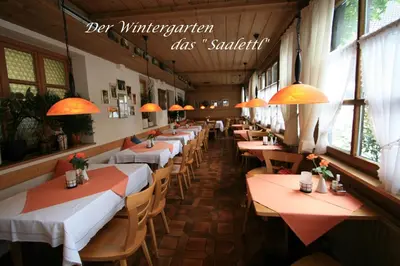 Ein Restaurant oder anderes Speiselokal in der Unterkunft Hotel-Gasthof Rose