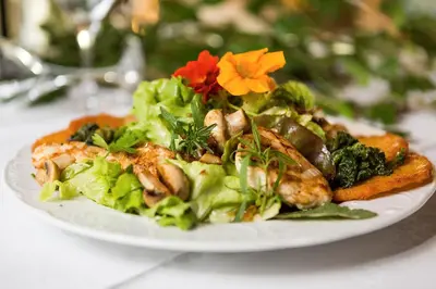 Essen im Hotel oder in der Nähe