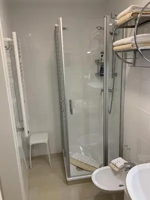 Ein Badezimmer in der Unterkunft Ferienwohnung am Regierungsplatz