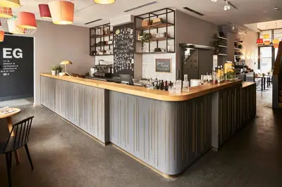 Lounge oder Bar in der Unterkunft Bold Hotel München Zentrum