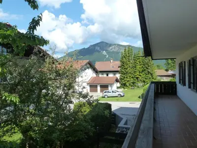 Ein allgemeiner Bergblick oder ein Berglick von der Ferienwohnung aus