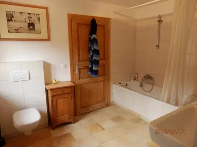Ein Badezimmer in der Unterkunft Prälatenstraße 10