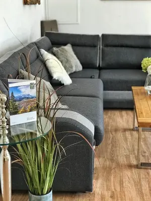Ein Sitzbereich in der Unterkunft Golden GaPa Central Large Family Apartment 24