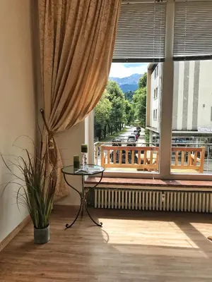 Ein allgemeiner Bergblick oder ein Berglick von der Ferienwohnung aus