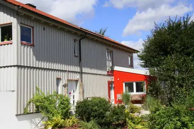 Das Gebäude in dem sich die Ferienwohnung befindet