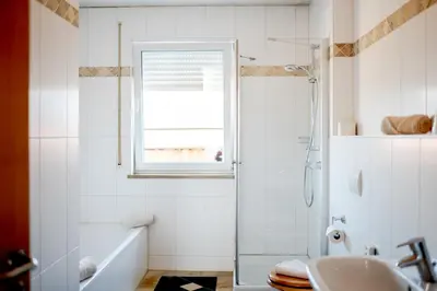 Ein Badezimmer in der Unterkunft Hotel Donau-Ries