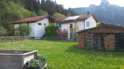 Ein allgemeiner Bergblick oder ein Berglick von der Ferienwohnung aus