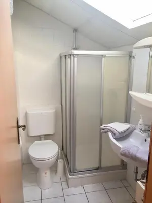Ein Badezimmer in der Unterkunft Bavarian Holiday Home - A94 Autobahn