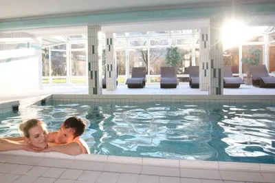 Der Swimmingpool an oder in der Nähe von Farbinger Hof