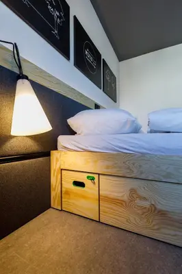 Ein Bett oder Betten in einem Zimmer der Unterkunft DJH moun10 Jugendherberge - Youth Hostel - membership required!