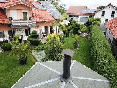 Ein Garten an der Unterkunft Ferienwohnung Henry im schönen Allgäu