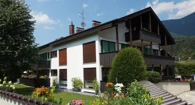 Ein allgemeiner Bergblick oder ein Berglick von der Ferienwohnung aus