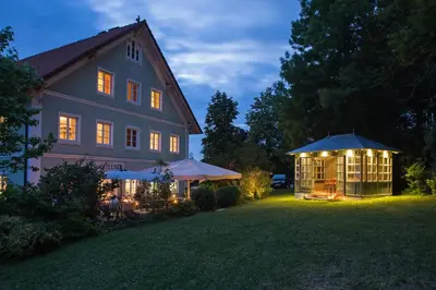 Ein Garten an der Unterkunft Landhaus Plendl