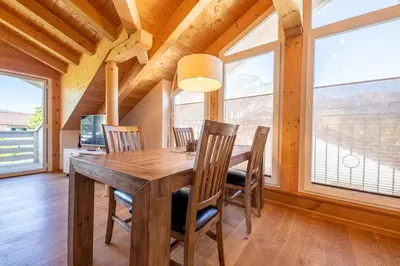 Ein allgemeiner Bergblick oder ein Berglick von der Ferienwohnung aus