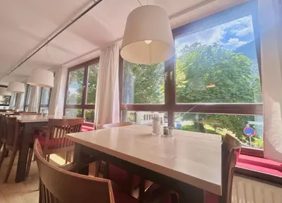 Ein Restaurant oder anderes Speiselokal in der Unterkunft Hotel garni Königslinde - Wandern, Radeln, Skifahren & Genießen