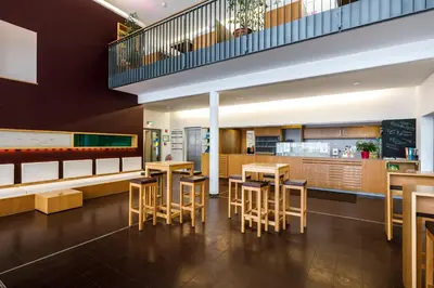Ein Restaurant oder anderes Speiselokal in der Unterkunft Jugendherberge Bad Tölz