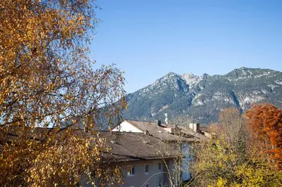 Ein allgemeiner Bergblick oder ein Berglick von der Ferienwohnung aus