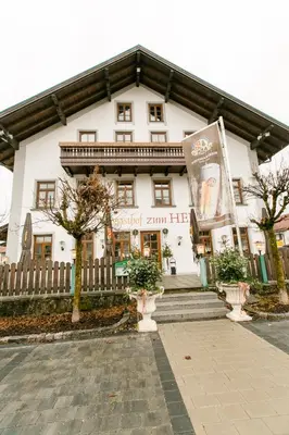 Das Gebäude in dem sich das Gasthaus befindet