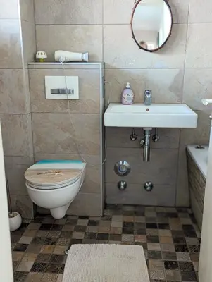 Ein Badezimmer in der Unterkunft Business Apartment VAT Invoice Near Metro