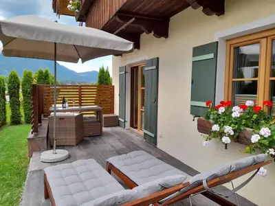 Ein Garten an der Unterkunft Ferienwohnung Heimat | Chiemgau Karte
