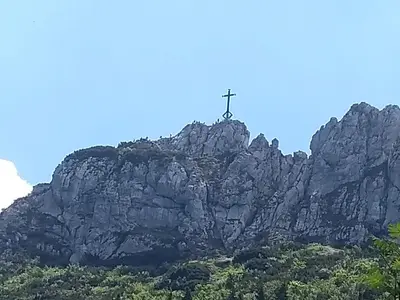 Ein allgemeiner Bergblick oder ein Berglick von der Ferienwohnung aus