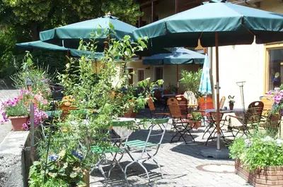 Ein Garten an der Unterkunft Gasthof - Hotel zur Post