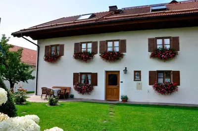 Das Gebäude in dem sich die Ferienwohnung befindet