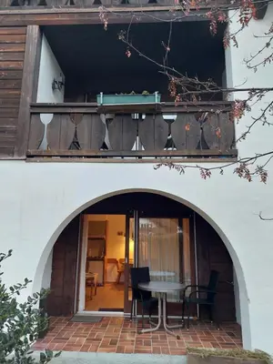 Das Gebäude in dem sich die Ferienwohnung befindet