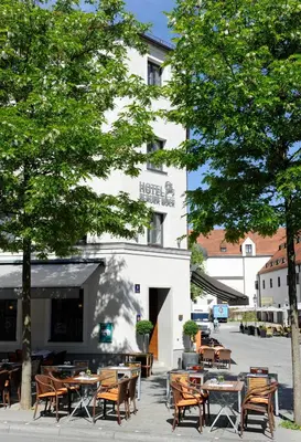 Das Gebäude in dem sich das Hotel befindet