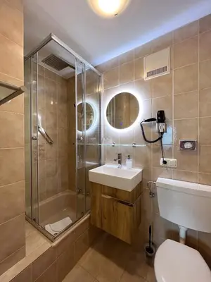 Ein Badezimmer in der Unterkunft Sieben Zimmer am See