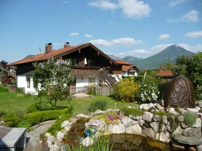 Ein allgemeiner Bergblick oder ein Berglick von der Ferienwohnung aus