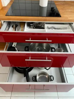 Küche/Küchenzeile in der Unterkunft Schöner wohlfühlen in Augsburg 2 zimmer apartment zentral bis zu 4 personen
