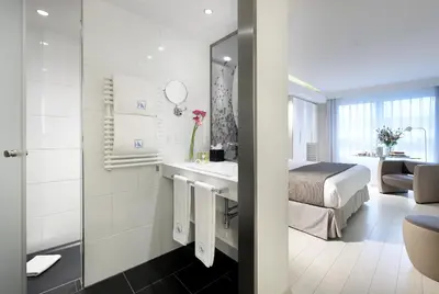 Ein Badezimmer in der Unterkunft Eurostars Book Hotel