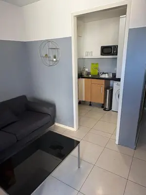 Küche/Küchenzeile in der Unterkunft Baynunah Suites Aparthotel