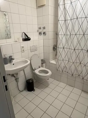 Ein Badezimmer in der Unterkunft Baynunah Suites Aparthotel