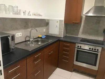 Küche/Küchenzeile in der Unterkunft Baynunah Suites Aparthotel