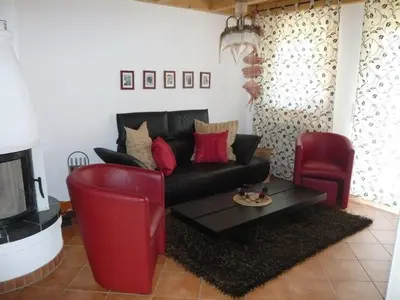 Ein Sitzbereich in der Unterkunft Meister´s Ferienhaus - Tiere herzlich willkommen! - Königswinkel